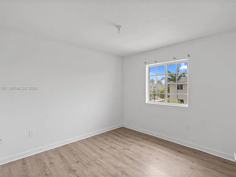 1385 NW 208th Ter #1385 — Photo 32