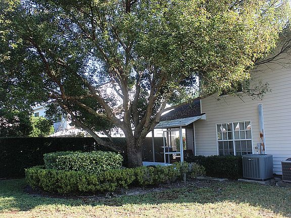 3rd image of 21519 Woodstork Ln