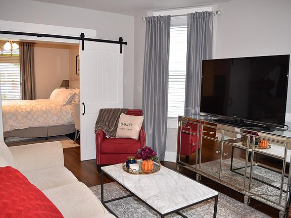 4th image of 3094 Markbreit Ave #1