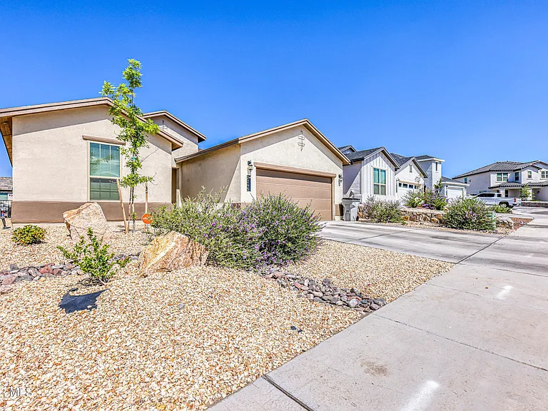 2245 Small Mountain Pl — Photo 15