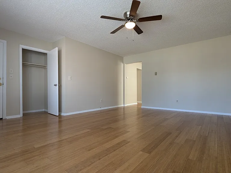 35 Parkwood St #2 — Photo 6