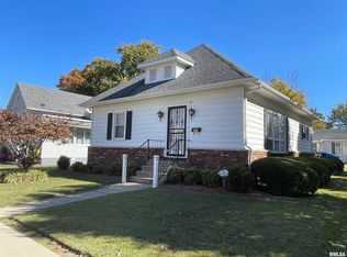 200 N 12th St, Herrin, IL 62948