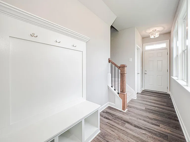 312 Conrad Ln — Photo 4