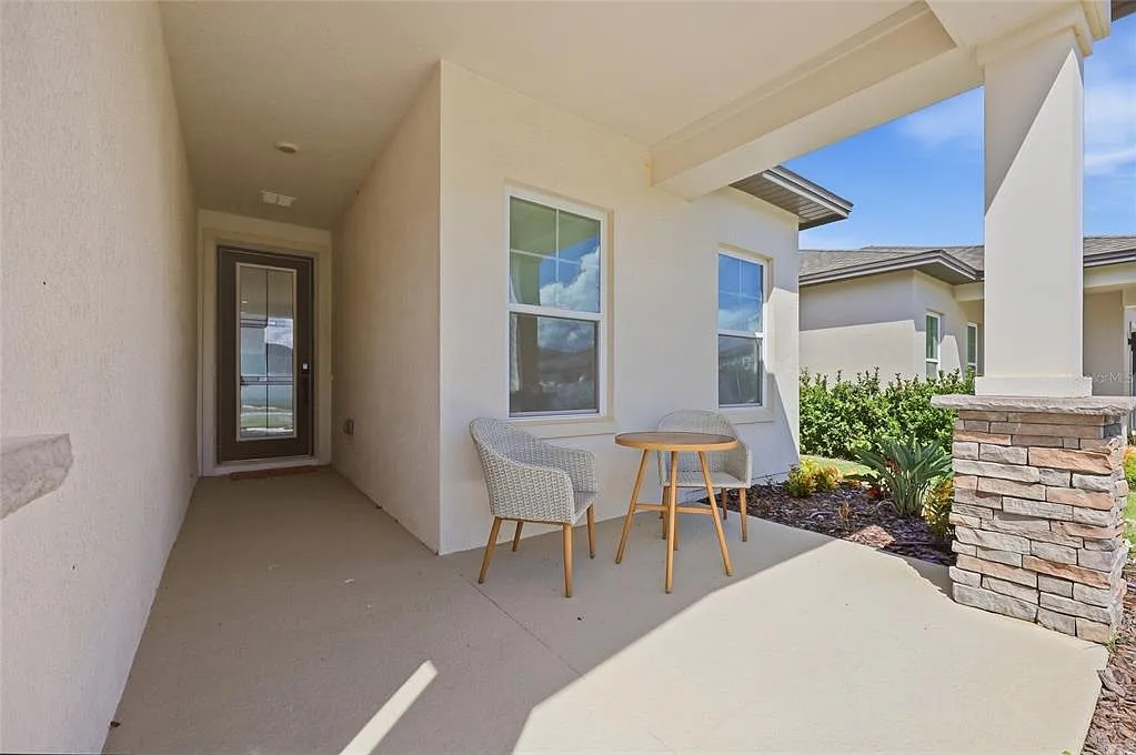 4 bed, 2.0 bath, 1903 sqft, $3,300 — Photo 4