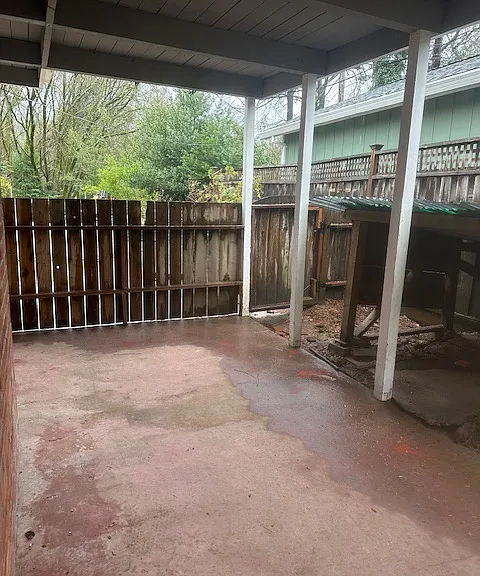 455 Maple Ave — Photo 13