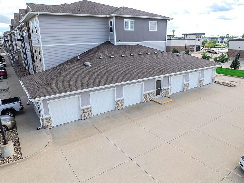 A number of garages are attached to 11Fifty on Olson's residential buildings