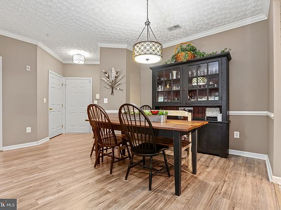 5th image of 111 Sunshine Ct Unit B