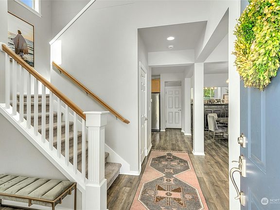 4th image of 2493 NE Laurel Crest Lane