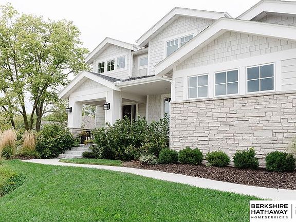 5th image of 23412 Nancy Cir