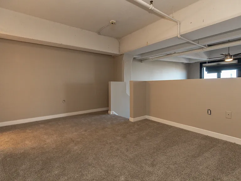 1133 W 9th St #112 — Photo 12