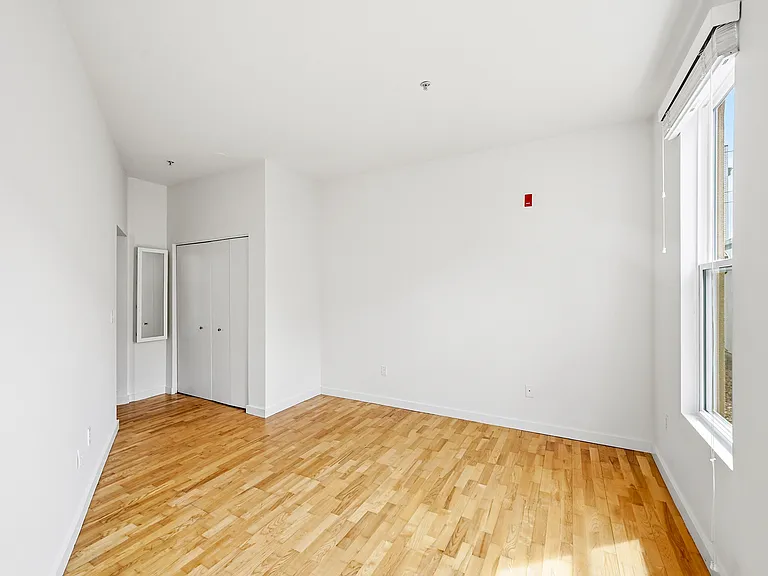 2422 Tremont Pl #103 — Photo 16
