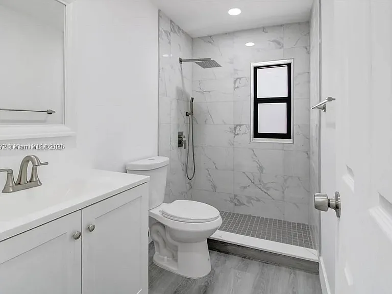 13885 NW 5th Ave #13885 — Photo 2
