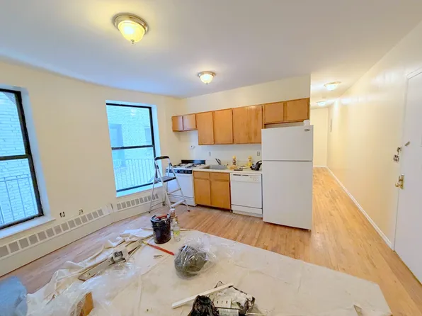 35 Central Park North image 1 of 10