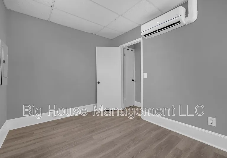 339 E 25th St #2 — Photo 16