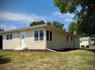 1317 Pearl St, Yankton, SD 57078