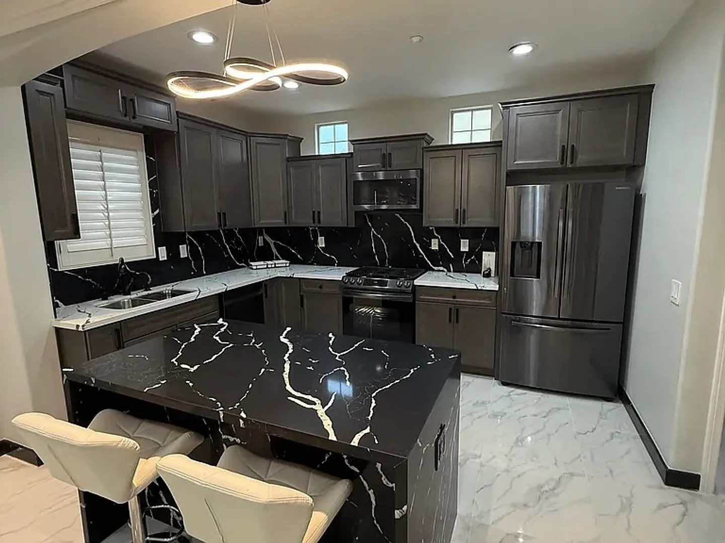 Beautiful Renovated Home Mission Valley — Photo 1