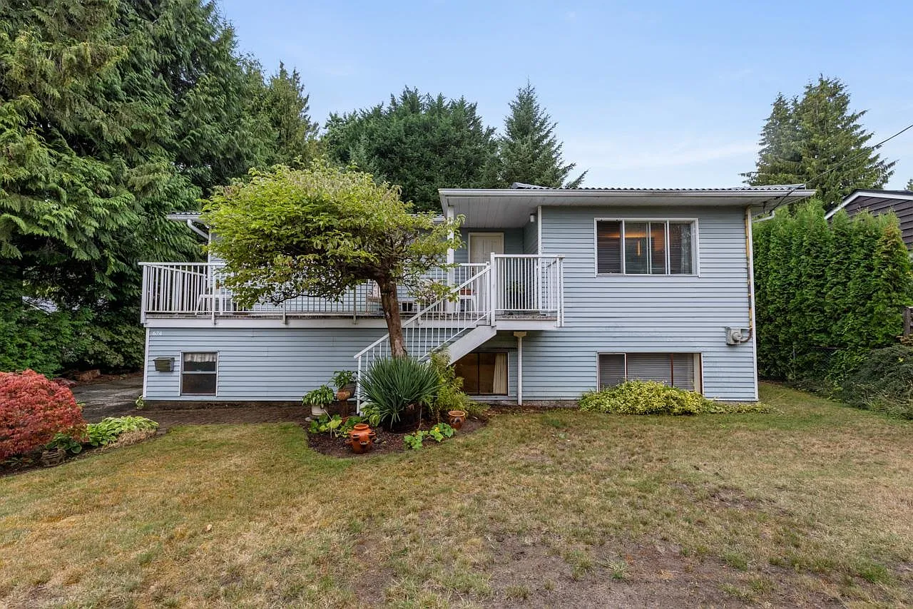 674 Blue Mountain St photo 1