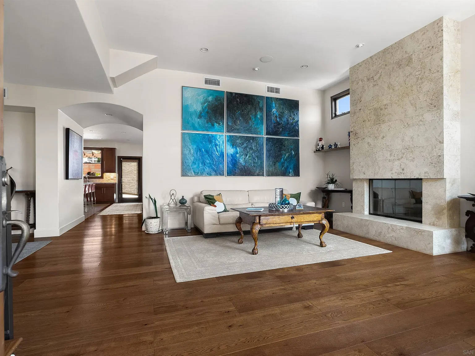 4 bed, 4.5 bath, 2852 sqft, $10,000 — Photo 4