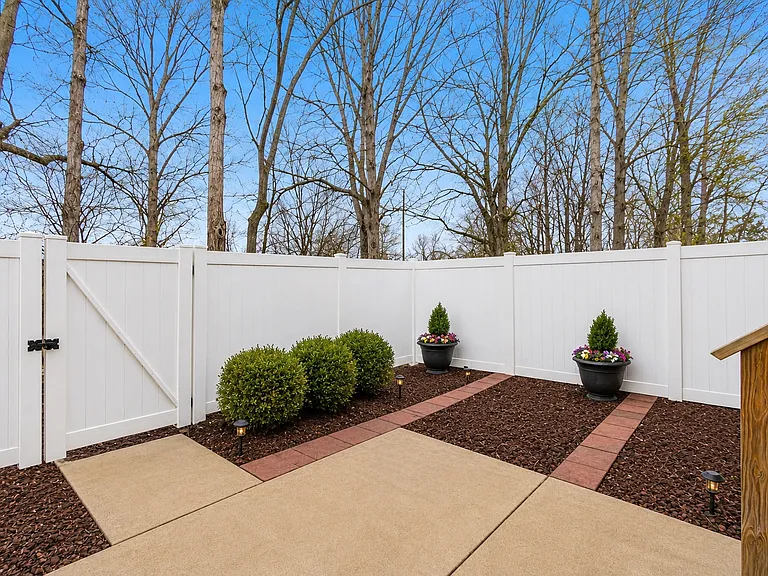 5841 Elmbridge Ln — Photo 10