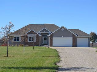5647 SE Croco Rd, Berryton, KS 66409