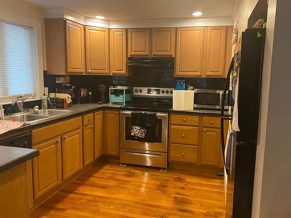 1st image of 19 Turner St Unit 1