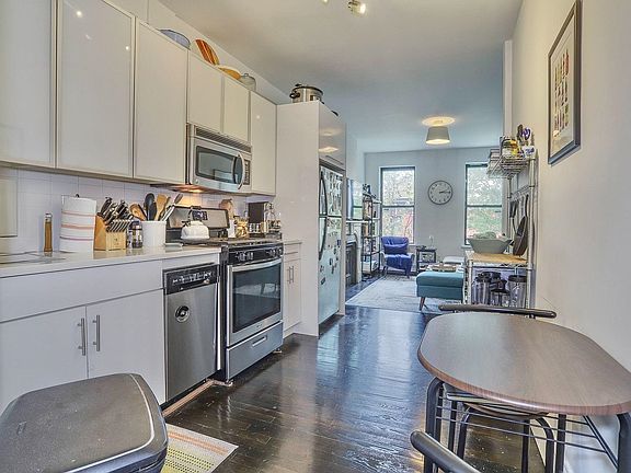 4th image of 227 3rd St #3R