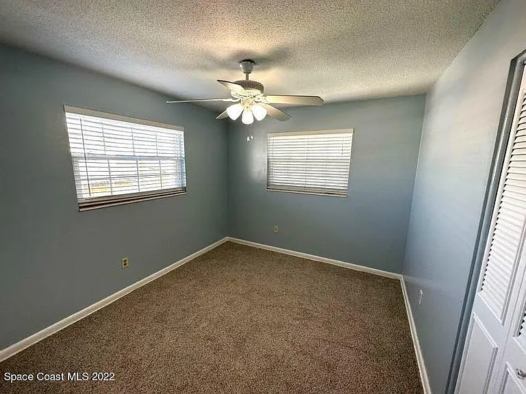 1660 Neptune Dr — Photo 14