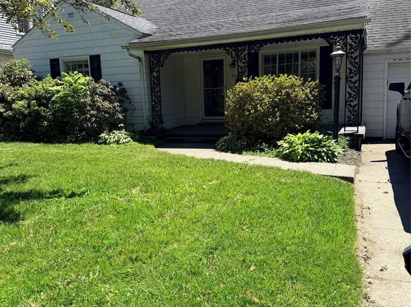 1050 Alcoma St, Sharon, PA 16146