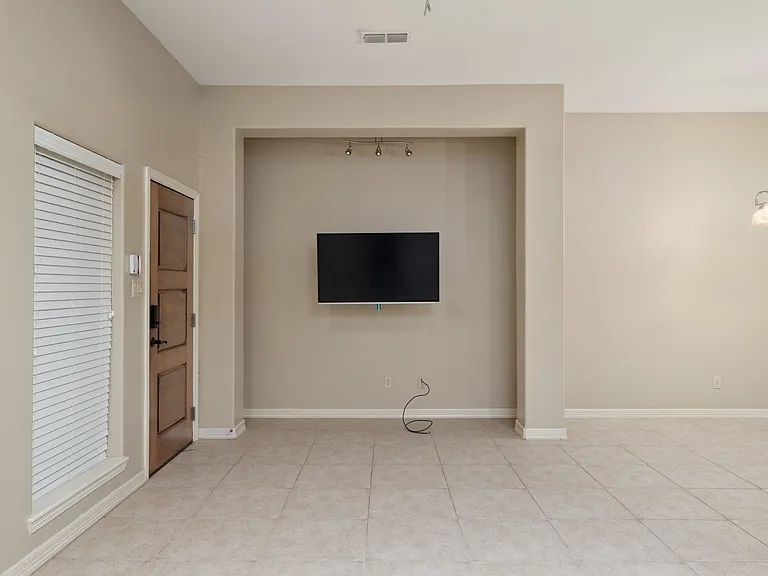 2805 Mimosa St #11 — Photo 5
