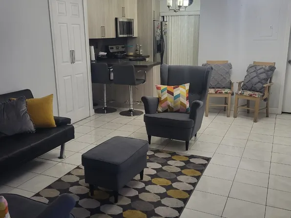 2735 W 61st St, Hialeah, FL