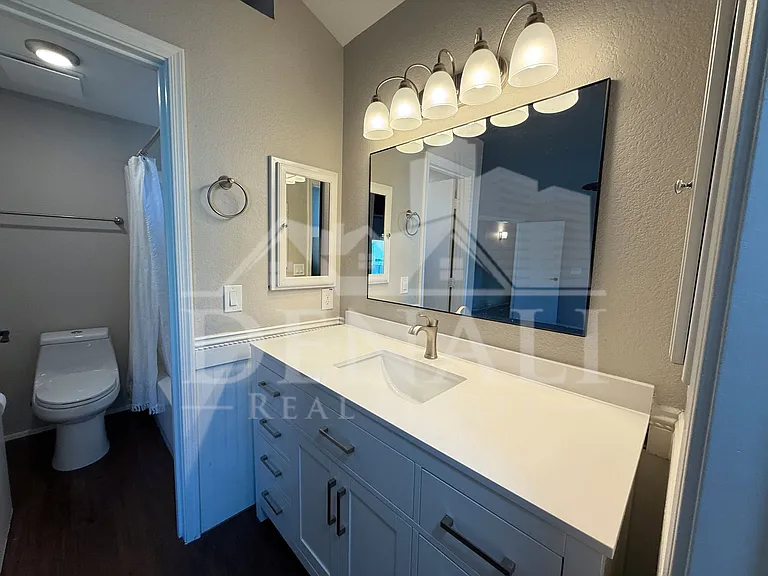 1114 S Surfside Dr — Photo 15