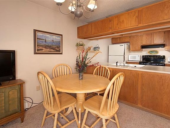 4th image of 1001 Grandview Dr #2