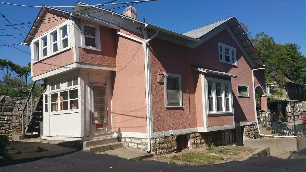 3344 Wyandotte Street — Photo 2