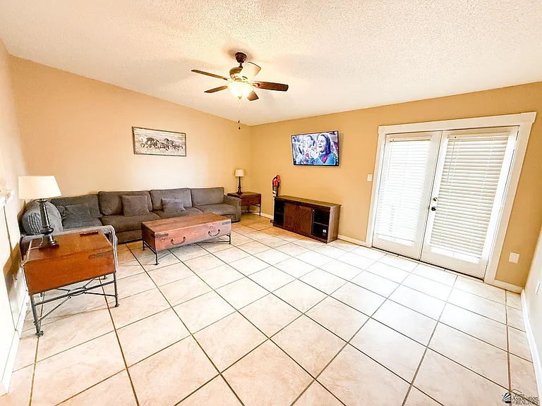 1465 E Laguna Pl #4 — Photo 3