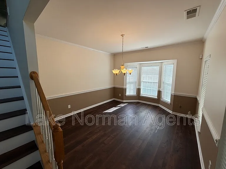 15622 Troubadour Ln — Photo 17
