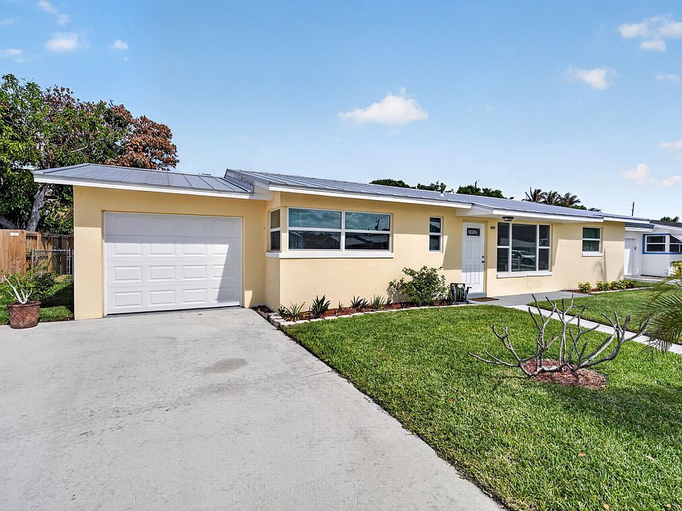 1st image of 19035 SE Southgate Drive