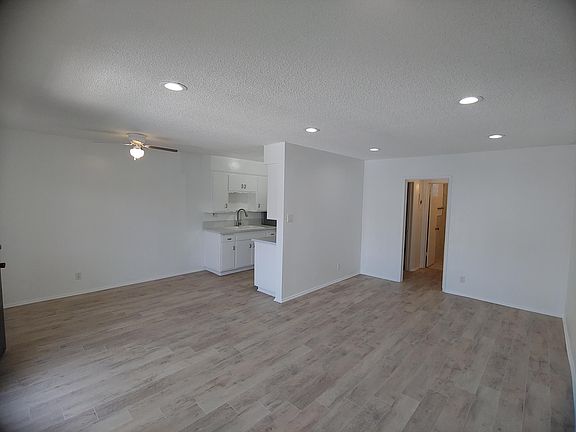 4th image of 829 N San Vicente Blvd APT 10