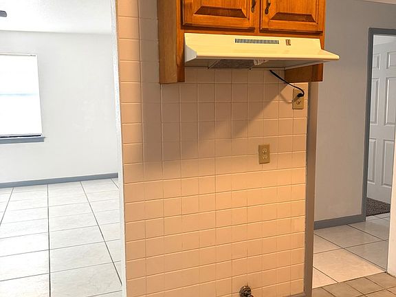 4th image of 903 W 31st St