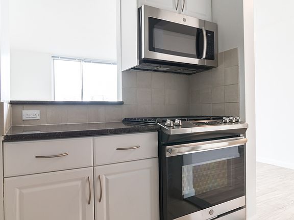 5th image of 480 2nd Ave APT 7A