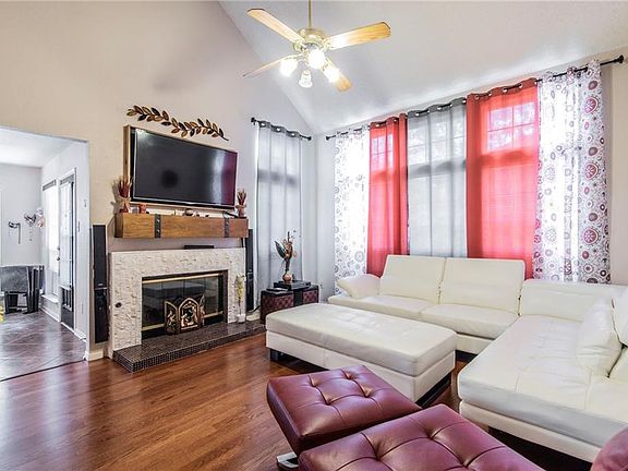 4th image of 1125 Brevito Dr