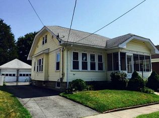 22 Charlotte St, Riverside, RI 02915