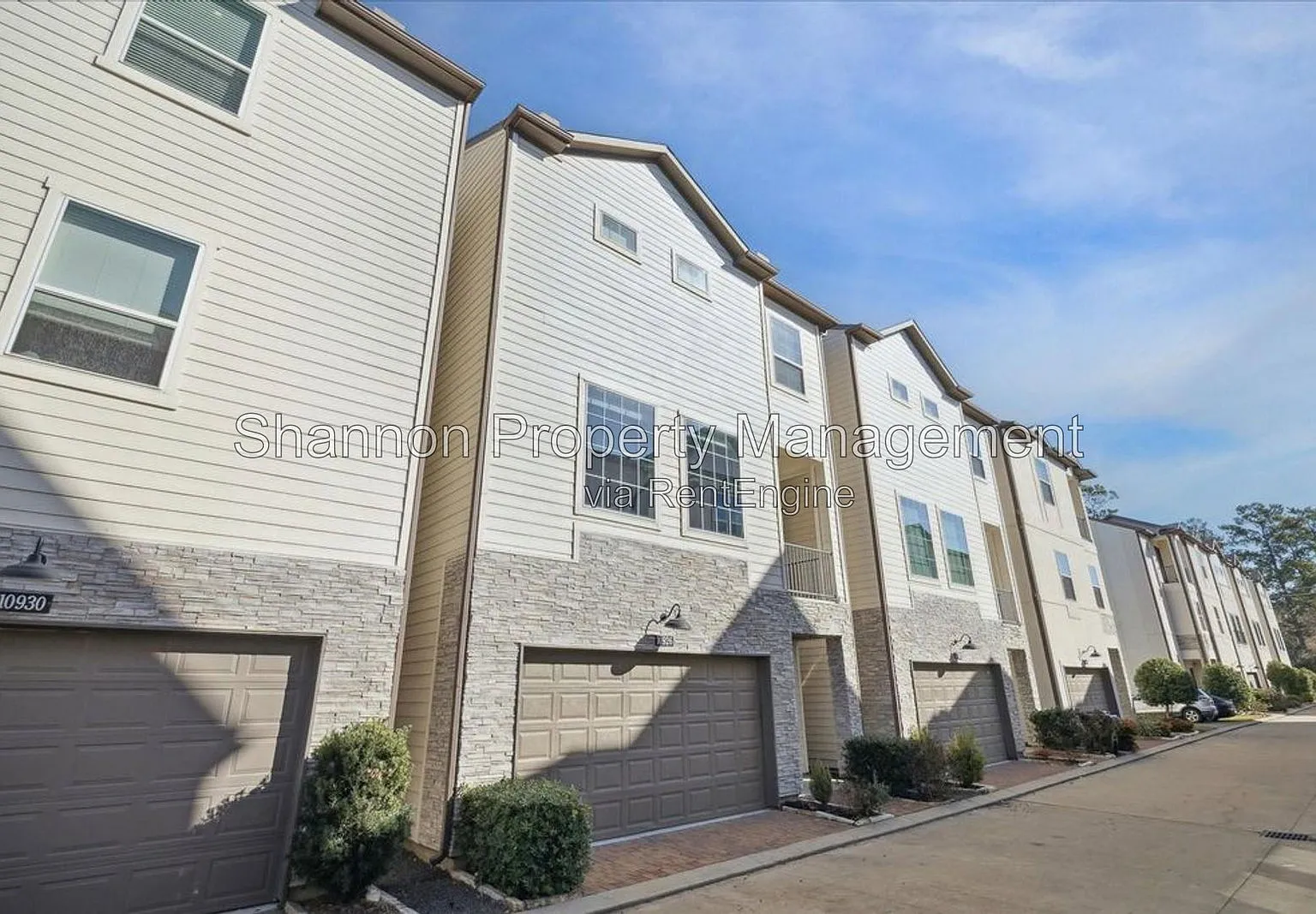 3 bed, 3.5 bath, 2627 sqft, $2,950 — Photo 2
