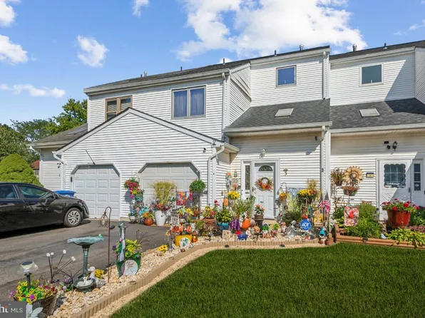 3 Basil Dr, Lumberton, NJ 08048