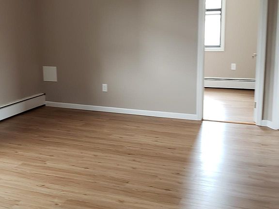 4th image of 196 S Columbus Ave #1
