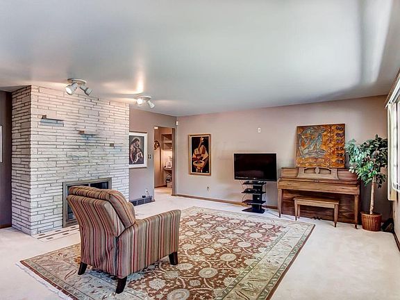 3rd image of 4287 Sidway Ave