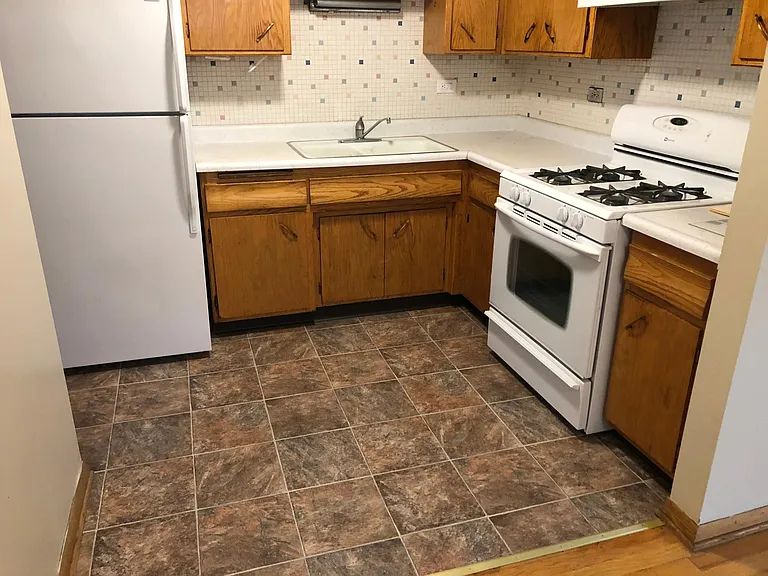 6019 W Higgins Ave #2_C — Photo 3