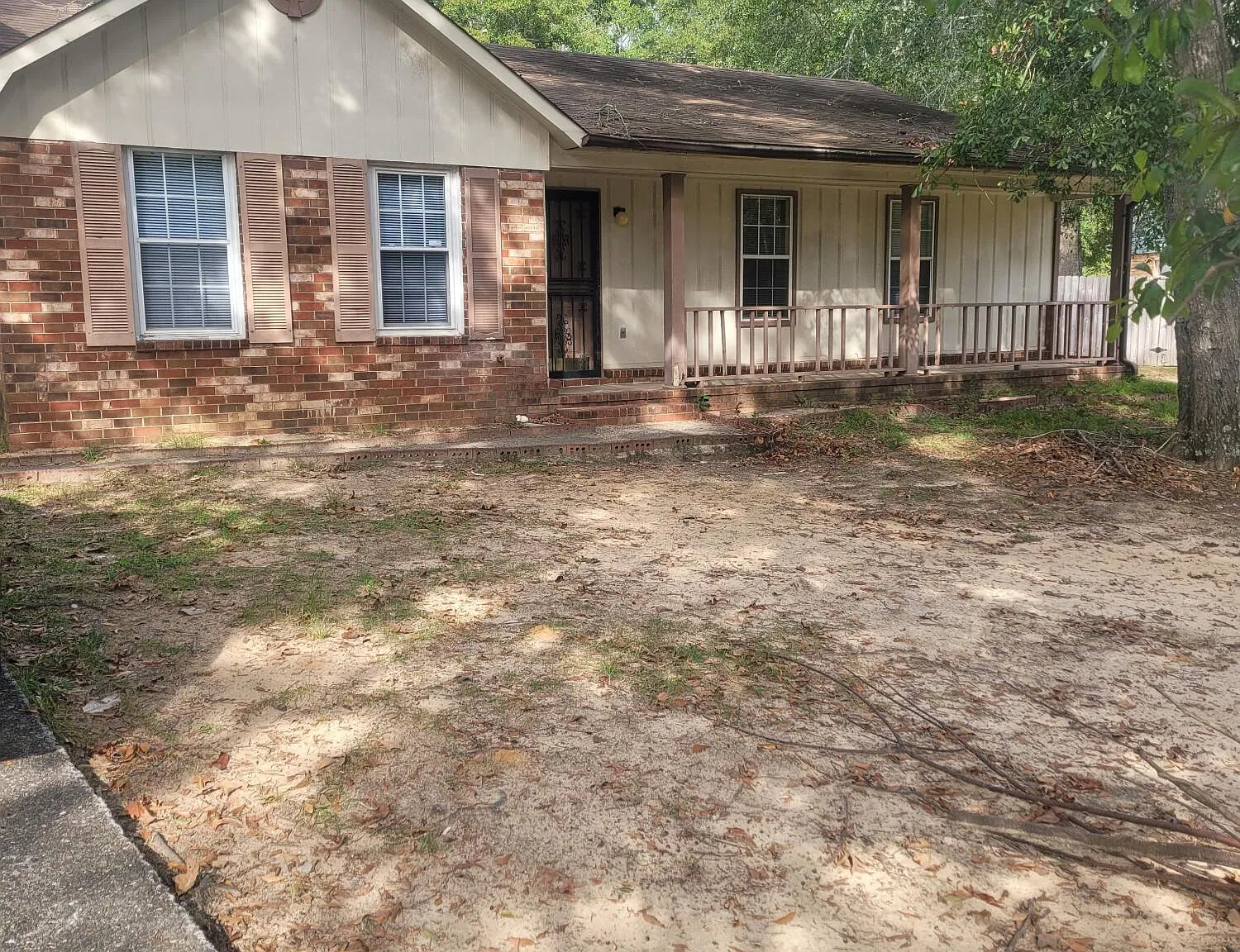 3 bed, 2.0 bath, 1395 sqft, $1,200 — Photo 1