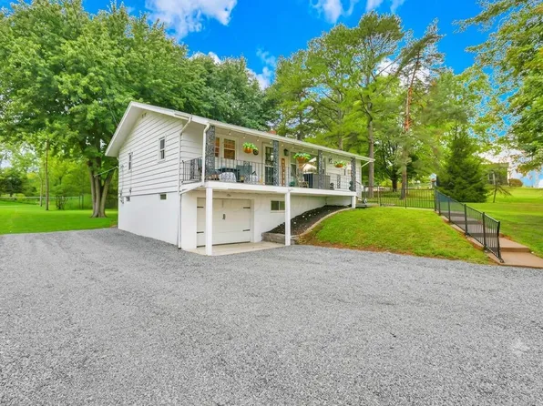 901 Coonpath Rd NW, Lancaster, OH 43130