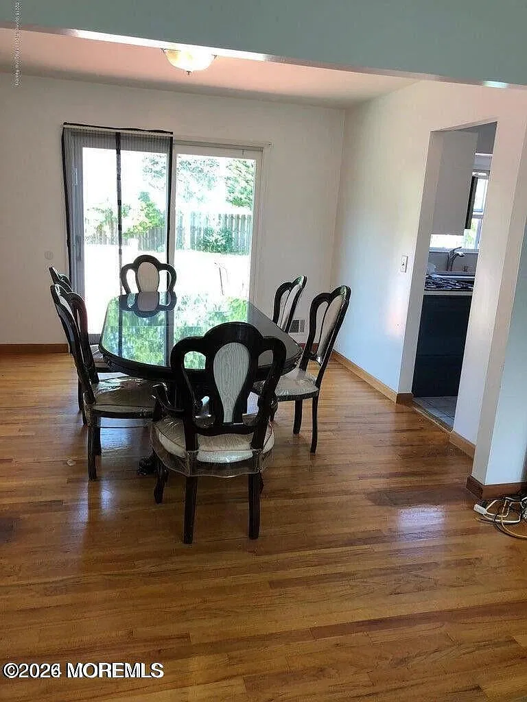 3 bed, 2.5 bath, 1288 sqft, $2,500 — Photo 4