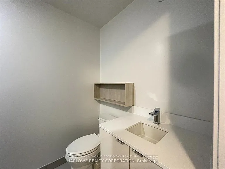 60 Princess St #1215 — Photo 7